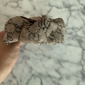 Gucci Monogrammed. Headband